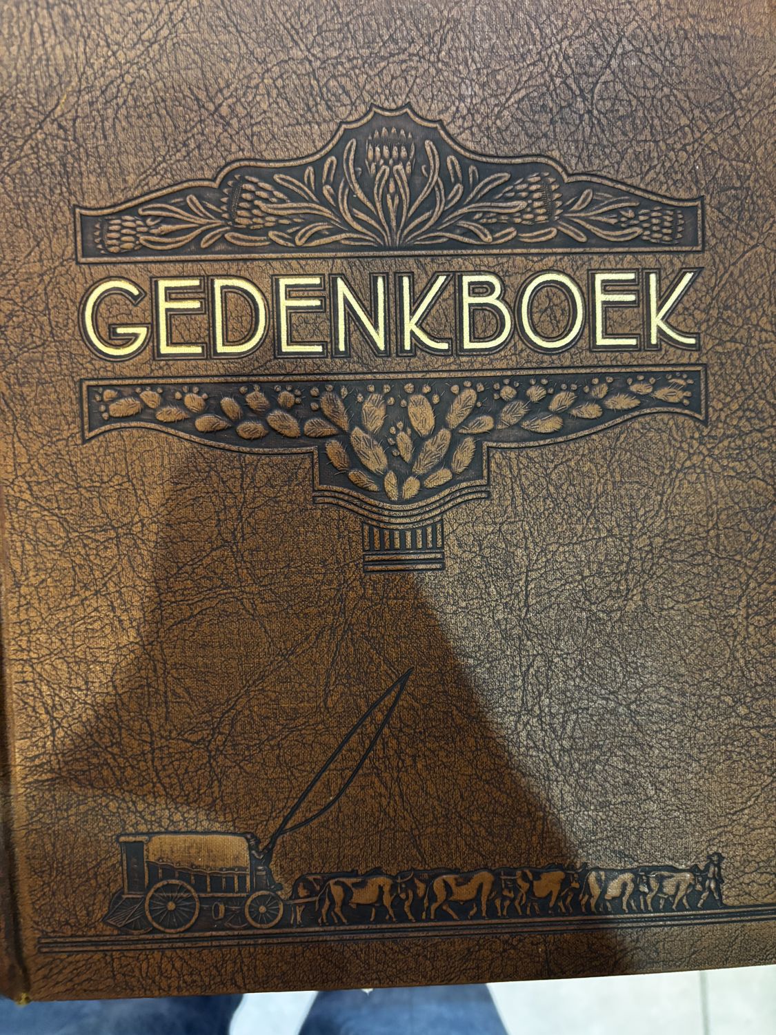 Gedenkboek — Afrikaans commemorative leather-bound volume