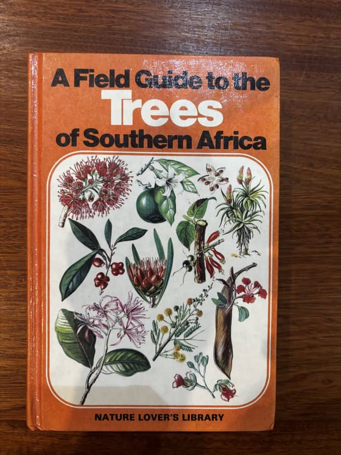 A Field Guide to the Trees of Southern Africa (Nature Lover's Library)