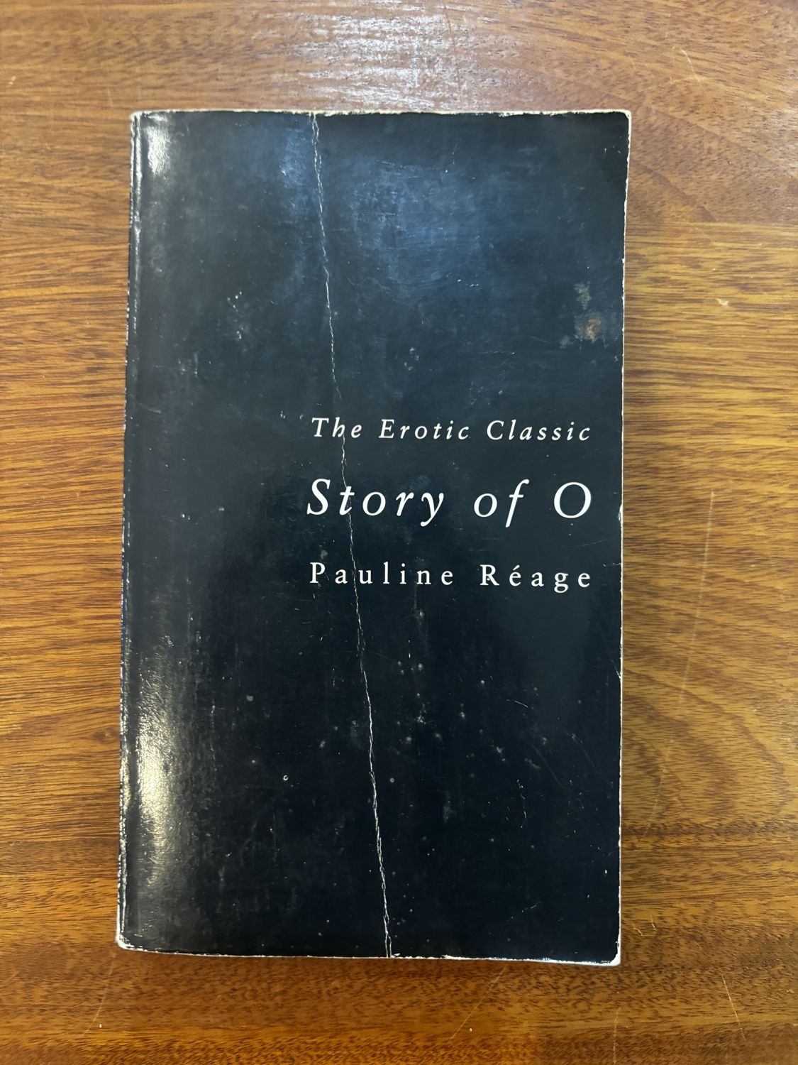 Story of O — Pauline Réage (black cover paperback)