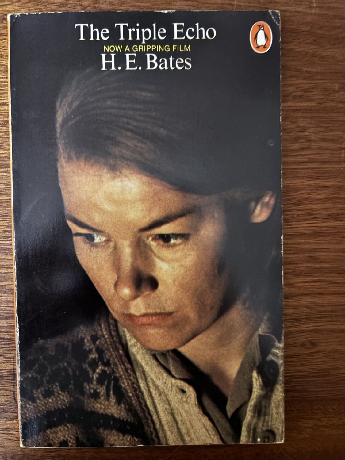 The Triple Echo — H.E. Bates (Penguin)